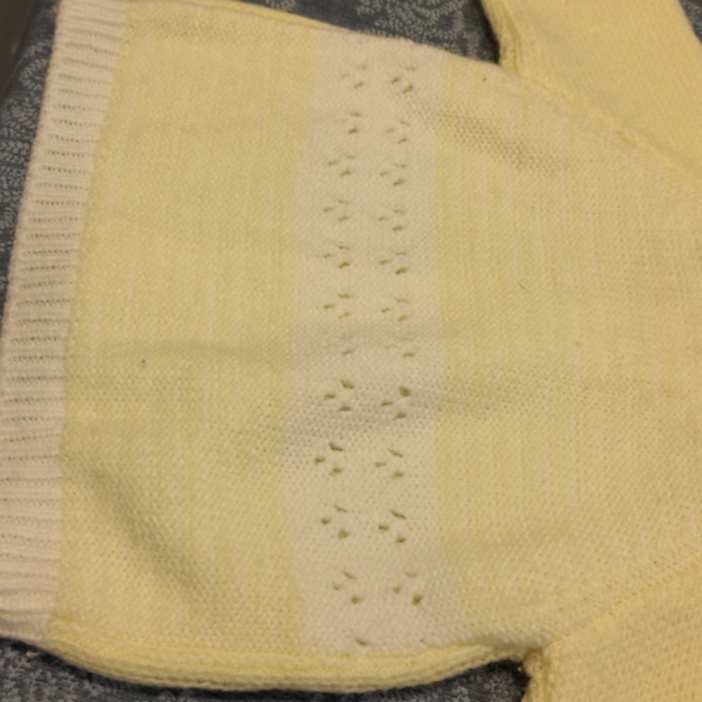 🤗 Sweater 🤗 - Picture 4 of 6